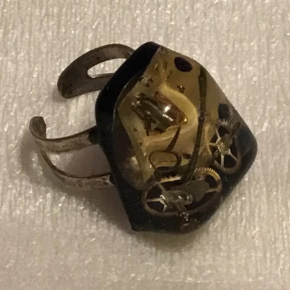 Vintage Lucite clear plastic steampunk fashion watch parts ring - Picture 6 of 16